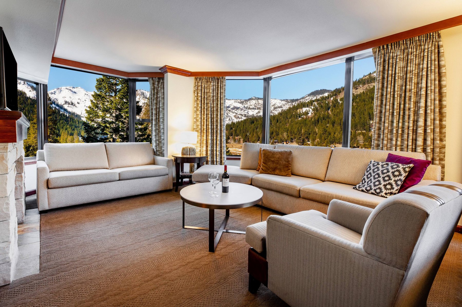 Representative Everline corner suite with mountain views